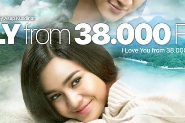 Film ILY from 38,000 FT (2022): Cinta dan Harapan yang Terbang Melintasi Langit